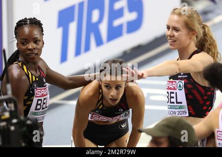 Belge Cynthia Bolingo Mbongo, Belge Camille Laus et Belge Margo Van Puyvelde photographié après la course de relais de 4 x 400 m féminin le troisième et dernier jour des Championnats d'intérieur d'athlétisme européens, à Glasgow, en Écosse, le dimanche 03 mars 2019. Les championnats ont lieu du 1 au 3 mars. BELGA PHOTO BENOIT DOPPAGNE Banque D'Images