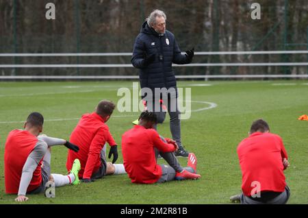 L'entraîneur-chef de Standard Michel Preud'homme gestes lors d'une session d'entraînement de l'équipe belge de football Standard de Liège, mercredi 06 mars 2019 à Liège. BELGA PHOTO VIRGINIE LEFOUR Banque D'Images