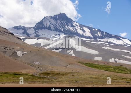 Volcan Planchón-Peteroa à Paso Vergara - traverser la frontière du Chili à l'Argentine tout en voyageant en Amérique du Sud Banque D'Images