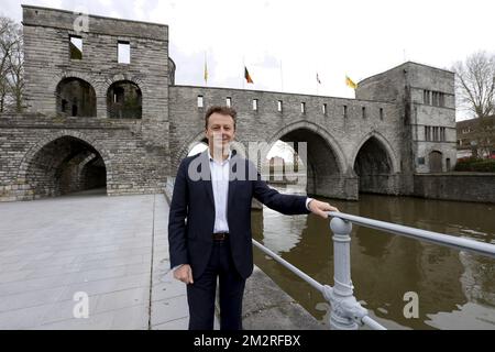 Ministre wallon de l'Environnement, transition écologique, aménagement du territoire, travaux publics, zones économiques, Sécurité routière, transport, mobilité et bien-être animal Carlo Di Antonio pose pour le photographe lors d'une conférence de presse concernant les plans du pont 'Pont des sous de Tournai' à Tournai, où l'Escaut - de Schelde sera agrandi, mardi 19 mars 2019. BELGA PHOTO NICOLAS MATERLINCK Banque D'Images