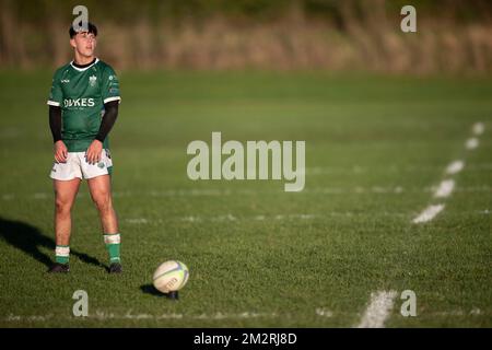 Joueur de rugby qui s'est mis en place pour la conversion des objectifs Banque D'Images