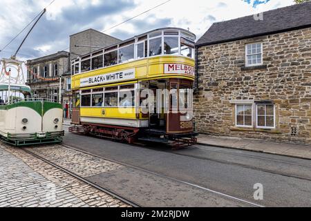 Leeds City transport Tram n° 399, Musée national du tramway, Crich, Matlock, Derbyshire, Angleterre. Banque D'Images