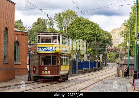 Leeds City transport Tram n° 399, Musée national du tramway, Crich, Matlock, Derbyshire, Angleterre. Banque D'Images