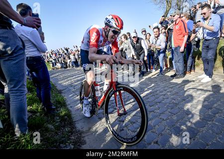 Belge Tiesj Benoot de Lotto Soudal photographié lors de la course cycliste 'E3 BinckBank Classic', 203,9km de et à Harelbeke, vendredi 29 mars 2019. BELGA PHOTO DIRK WAEM Banque D'Images