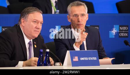 Le secrétaire D'Etat AMÉRICAIN Mike Pompeo et le Secrétaire général de l'OTAN Jens Stoltenberg en photo lors d'une séance plénière le deuxième jour de la Réunion ministérielle de l'OTAN à Washington DC, Etats-Unis, jeudi 04 avril 2019. L'OTAN célèbre son anniversaire de 70th. BELGA PHOTO BENOIT DOPPAGNE Banque D'Images