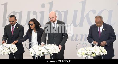 Le Premier ministre éthiopien Abiy Ahmed, l'épouse d'Ahmed Zinash Tayachew, le Premier ministre belge Charles Michel et le Président de Djibouti Ismail Omar Guelleh photographiés lors d'une commémoration du 25th anniversaire du génocide rwandais sur le site du « Mémorial du génocide de Kigali » à Gisozi, Kigali, République du Rwanda, dimanche 07 avril 2019. Au cours du génocide rwandais, entre 500000 et 1 millions de Tutsis ont été tués par le gouvernement hutu. BELGA PHOTO BENOIT DOPPAGNE Banque D'Images