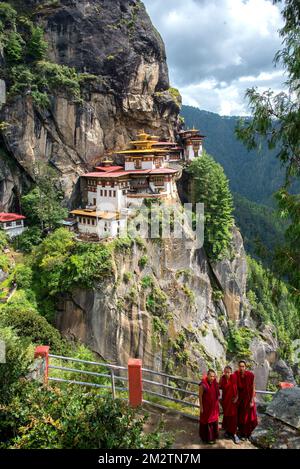 Randonnée vers Tiger's Nest Bhoutan sur le sentier Trans Bhoutan Trail Banque D'Images