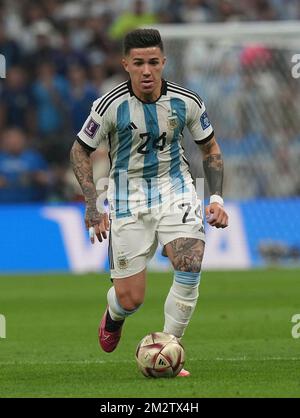 12/13/2022, Lusail iconic Stadium, Doha, QAT, coupe du monde de la FIFA 2022, demi-finales, Argentine contre Croatie, dans la photo le milieu de terrain argentin Enzo Fernandez Banque D'Images