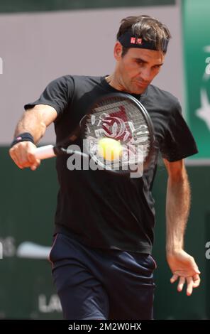 Suisse Roger Federer photographié lors d'une session de formation en vue du tournoi de tennis Roland Garros, à Paris, France, le mercredi 22 mai 2019. Le tirage principal du Grand Chelem Roland Garros de cette année a lieu du 26 mai au 9 juin. BELGA PHOTO VIRGINIE LEFOUR Banque D'Images