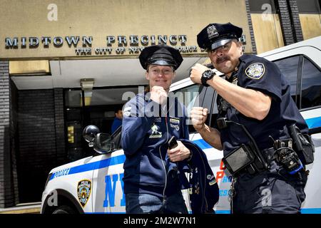 Belgian Delfine Persoon poses for the photographer during a visit of Belgian boxer Delfine Persoon to the Midtown Precinct of the New York Police Department, ahead of her fight against Irish Katie Taylor, Thursday 30 May 2019 in New York, US. Persoon is 10-time WBC World Champion. She will fight Taylor in Madison Garden, New York on June 1st 2019. BELGA PHOTO DIRK WAEM  Banque D'Images