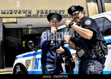 Belgian Delfine Persoon poses for the photographer during a visit of Belgian boxer Delfine Persoon to the Midtown Precinct of the New York Police Department, ahead of her fight against Irish Katie Taylor, Thursday 30 May 2019 in New York, US. Persoon is 10-time WBC World Champion. She will fight Taylor in Madison Garden, New York on June 1st 2019. BELGA PHOTO DIRK WAEM  Banque D'Images