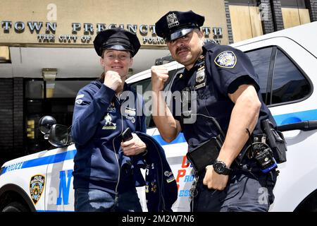 Belgian Delfine Persoon poses for the photographer during a visit of Belgian boxer Delfine Persoon to the Midtown Precinct of the New York Police Department, ahead of her fight against Irish Katie Taylor, Thursday 30 May 2019 in New York, US. Persoon is 10-time WBC World Champion. She will fight Taylor in Madison Garden, New York on June 1st 2019. BELGA PHOTO DIRK WAEM  Banque D'Images
