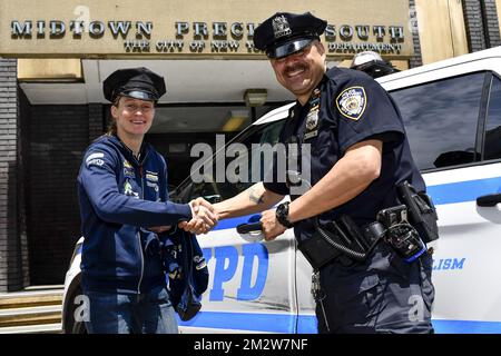 Belgian Delfine Persoon poses for the photographer during a visit of Belgian boxer Delfine Persoon to the Midtown Precinct South of the New York Police Department, ahead of her fight against Irish Katie Taylor, Thursday 30 May 2019 in New York, US. Persoon is 10-time WBC World Champion. She will fight Taylor in Madison Garden, New York on June 1st 2019. BELGA PHOTO DIRK WAEM  Banque D'Images