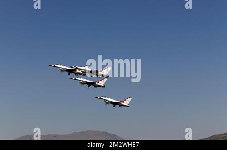 L'équipe d'exposition USAF Thunderbird lors des courses de Reno Air 2008 45th à l'aéroport de Stead Reno Nevada USA Banque D'Images