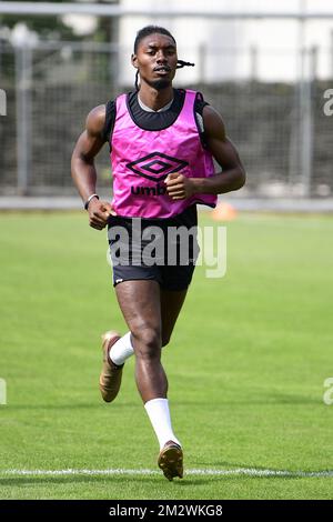 Jordan Botaka de STVV photographié lors d'une session d'entraînement de l'équipe belge de football Sint-Truidense VV, le mercredi 19 juin 2019 à Sint-Truiden, en préparation de la prochaine saison de la Jupiler Pro League 2019-2020. BELGA PHOTO YORICK JANSENS Banque D'Images