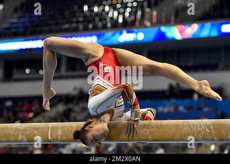 Nina Derwael photographiée en action pendant les qualifications de l'événement de gymnastique artistique des femmes aux Jeux européens de Minsk, Biélorussie, jeudi 27 juin 2019. La deuxième édition des "Jeux européens" a lieu du 21 au 30 juin à Minsk, en Biélorussie. La Belgique présentera 51 athlètes de 11 sports. BELGA PHOTO DIRK WAEM Banque D'Images