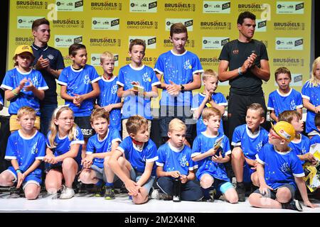 L'illustration montre des enfants posant des questions lors d'une conférence de presse avant l'édition 106th de la course cycliste Tour de France, à Bruxelles, Belgique, le mercredi 03 juillet 2019. Le Tour de France de cette année commence à Bruxelles et se déroule de 6 juillet à 28 juillet. BELGA PHOTO DAVID STOCKMAN Banque D'Images