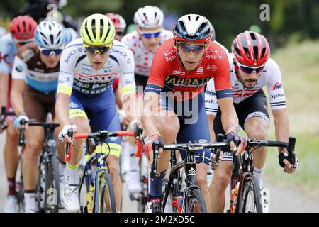 Dylan Belge Teuns of Bahrain-Merida photographié en action pendant la sixième étape de l'édition 106th de la course cycliste Tour de France, de Mulhouse - la Planche des belles filles (160,5 km), jeudi 11 juillet 2019 en France. Le Tour de France de cette année commence à Bruxelles et se déroule de 6 juillet à 28 juillet. BELGA PHOTO YUZURU SUNADA FRANCE OUT Banque D'Images