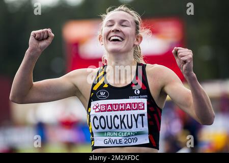 Le Belge Paulien Couckuyt célèbre après avoir remporté la course féminine de 400m haies le quatrième et dernier jour des Championnats européens d'athlétisme U23, dimanche 14 juillet 2019 à Gavle, Suède. BELGA PHOTO JASPER JACOBS Banque D'Images