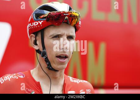 Dylan Belge Teuns of Bahrain-Merida photographié au début de la douzième étape de l'édition 106th de la course cycliste Tour de France, à 209,5 km de Toulouse à Bagnères-de-Bigorre, jeudi 18 juillet 2019 en France. Le Tour de France de cette année commence à Bruxelles et se déroule de 6 juillet à 28 juillet. BELGA PHOTO YUZURU SUNADA FRANCE OUT Banque D'Images