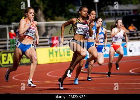 Zoe Sedney et la Belge Lucie Ferauge photographiées en action lors de la course féminine 200m le troisième jour des Championnats européens d'athlétisme U20, samedi 20 juillet 2019 à Boras, Suède. BELGA PHOTO JASPER JACOBS Banque D'Images