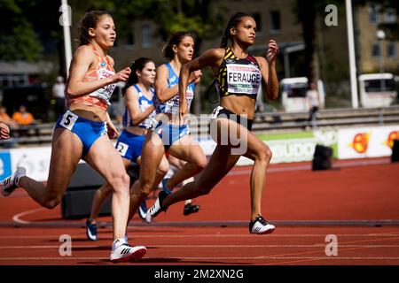 Zoe Sedney et la Belge Lucie Ferauge photographiées en action lors de la course féminine 200m le troisième jour des Championnats européens d'athlétisme U20, samedi 20 juillet 2019 à Boras, Suède. BELGA PHOTO JASPER JACOBS Banque D'Images