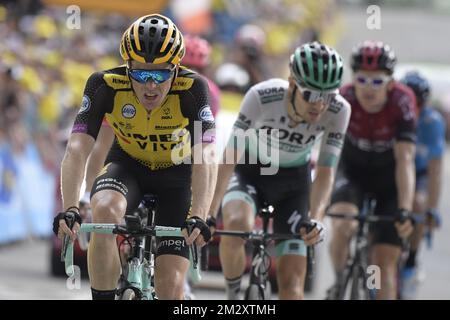 Néerlandais Steven Kruijswijk de Team Jumbo-Visma, allemand Emanuel Buchmann de Bora-Hansgrohe et britannique Geraint Thomas de Team Ineos photographiés à l'arrivée de la scène 18 de l'édition 106th de la course cycliste Tour de France, d'Embrun à Valloire (208 km), France, jeudi 25 juillet 2019. Le Tour de France de cette année commence à Bruxelles et se déroule de 6 juillet à 28 juillet. BELGA PHOTO YORICK JANSENS Banque D'Images