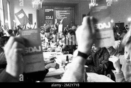 Le Congrès 2nd de la Jeunesse socialiste des travailleurs allemands (SDAJ), l'organisation de jeunesse du DKP, s'est tenu le 3 décembre 1969 dans le Banque D'Images