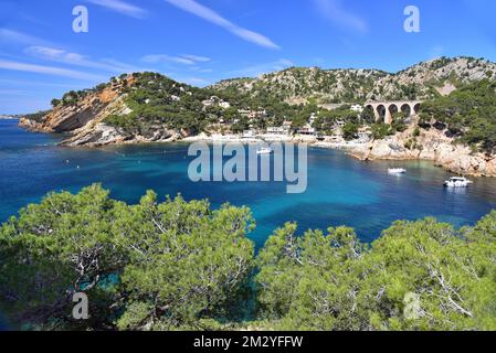 Calanque de Mejan sur le chemin des douaniers (chemin des douniers) sur la Côte Bleue, Provence-Alpes-Côte d'Azur, France Banque D'Images