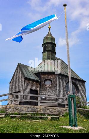 Chapelle Sainte-Croix sur le Wallberg au lac Tegernsee, district de Miesbach, Bavière, Allemagne Banque D'Images