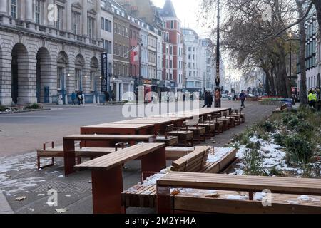 Strand, Aldwych, Londres, Royaume-Uni. 14th décembre 2022. Le nouveau redéveloppement de Strand Aldwych, le plus grand nouvel espace public de Londres depuis plus d'une décennie. Crédit : Matthew Chattle/Alay Live News Banque D'Images