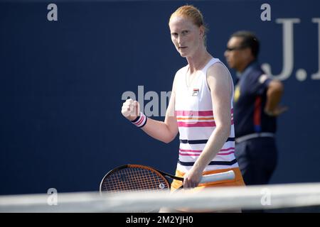 Belge Alison Van Uytvanck célèbre lors d'un premier tour de match entre Belge Alison Van Uytvanck (WTA 68) et Slovakian Viktoria Kuzmova (WTA 52) au championnat féminin de tennis de l'US Open Grand Chelem, à Flushing Meadow, à New York City, Etats-Unis, le lundi 26 août 2019. BELGA PHOTO YORICK JANSENS Banque D'Images
