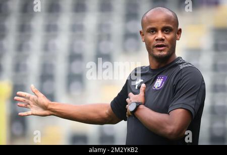 Vincent Kompany gestes d'Anderlecht lors d'une session d'entraînement du club de football belge RSC Anderlecht, mercredi 28 août 2019 à Bruxelles. BELGA PHOTO VIRGINIE LEFOUR Banque D'Images