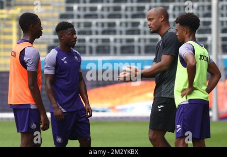 Vincent Kompany gestes d'Anderlecht lors d'une session d'entraînement du club de football belge RSC Anderlecht, mercredi 28 août 2019 à Bruxelles. BELGA PHOTO VIRGINIE LEFOUR Banque D'Images