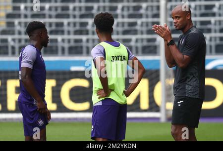 Vincent Kompany gestes d'Anderlecht lors d'une session d'entraînement du club de football belge RSC Anderlecht, mercredi 28 août 2019 à Bruxelles. BELGA PHOTO VIRGINIE LEFOUR Banque D'Images