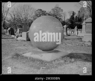 Cimetière des collines forestières, tombes et monuments sépulchrés, cimetières, cimetière des collines forestières de Boston, Massachusetts. Collection Leon Abdalian Banque D'Images