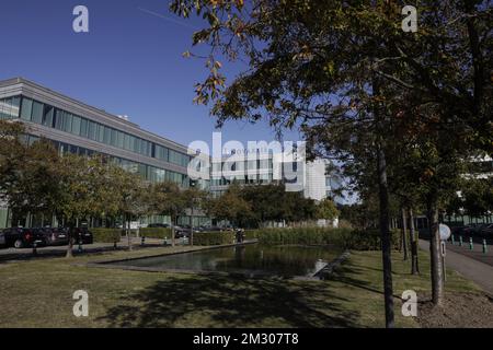 L'illustration montre le siège de Novartis Belgique à Vilvoorde, jeudi 19 septembre 2019. La société pharmaceutique Novartis produit un médicament qui sauve la vie, y compris un médicament pour une très rare défacilité génétique appelée SMA. Le coût du médicament est extrêmement élevé et il y a beaucoup de controverse autour de la fixation des prix dans la pharmacie suite à l'action de collecte de fonds de 'Team Pia' pour Pia 9 mois, souffrant de SMA. BELGA PHOTO THIERRY ROGE Banque D'Images