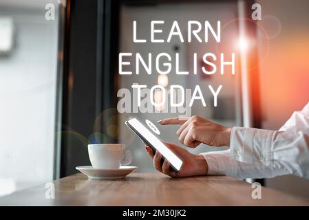Affiche indiquant apprendre l'anglais aujourd'hui. Mot pour acquérir ou acquérir des connaissances et des compétences de la langue anglaise Banque D'Images