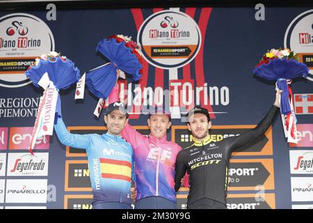 Espagnol Alejandro Valverde de Movistar Team, canadien Michael Woods de EF Education First Pro Cycling et britannique Adam Yates de Mitchelton - Scott fêtent sur le podium de l'édition 100th de la course cycliste Milano - Torino, le mercredi 09 octobre 2019, à Turin, en Italie. BELGA PHOTO YUZURU SUNADA - FRANCE SORTIE Banque D'Images