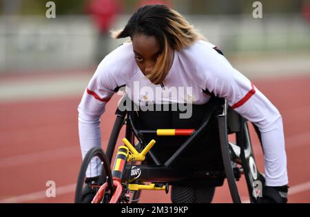 Lea Bayekula, athlète paralympique en fauteuil roulant, photographiée en action lors d'une visite de presse au camp d'entraînement des athlètes de l'équipe paralympique de Belgique, en prévision des Jeux paralympiques de Tokyo de 2020, le lundi 28 octobre 2019, à Paris. Les Jeux paralympiques de Tokyo de 2020 ont lieu du 25 août au 06 septembre 2020. BELGA PHOTO ERIC LALMAND Banque D'Images