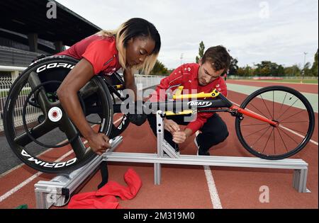 Lea Bayekula, athlète paralympique en fauteuil roulant, photographiée en action lors d'une visite de presse au camp d'entraînement des athlètes de l'équipe paralympique de Belgique, en prévision des Jeux paralympiques de Tokyo de 2020, le lundi 28 octobre 2019, à Paris. Les Jeux paralympiques de Tokyo de 2020 ont lieu du 25 août au 06 septembre 2020. BELGA PHOTO ERIC LALMAND Banque D'Images