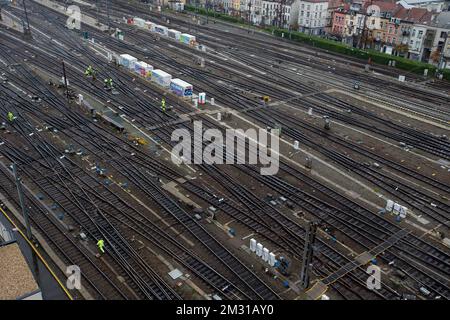 L'illustration montre une visite sur le site des travaux du passage ferroviaire Nord-Sud entre les gares de Bruxelles Nord/Bruxelles Noord et Bruxelles midi/Bruxelles Zuid, vendredi 01 novembre 2019. BELGA PHOTO NICOLAS MATERLINCK Banque D'Images