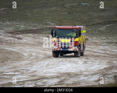 WX22 moteur d'incendie AHY Scania P370 XT Angloco de Trowbridge, Dorset et Wiltshire Fire and Rescue en cours de formation de conducteur tout-terrain, Tidworth Wilts Banque D'Images