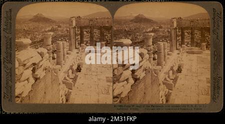 Du mur W. du Parthénon sur la ville moderne E.N.E. à Lykabettos, Athènes , temples grecs, sites archéologiques, montagnes, Parthénon Athènes, Grèce. Collection Nicholas Catsimpolas Banque D'Images