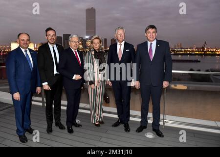 Willy Borsus, vice-ministre wallon, région de Bruxelles Secrétaire d'Etat Pascal Smet, vice-Premier ministre Didier Reynders, princesse Astrid de Belgique, ministre Pieter de CREM et président du ministre flamand Jan Jambon posent lors d'une visite au MUSÉE TANK Shanghai le quatrième jour d'une mission commerciale économique belge en Chine, Jeudi 21 novembre 2019. Plusieurs ministres fédéraux et régionaux accompagnent la princesse dans une mission économique en Chine du 18 au 23 novembre. BELGA PHOTO DIRK WAEM Banque D'Images