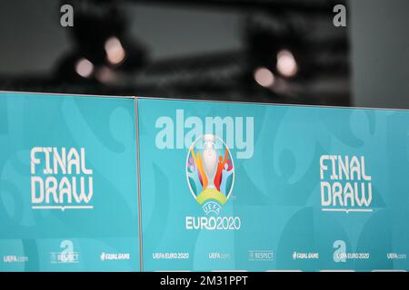 L'illustration montre le tirage au sort final de l'UEFA Euro 2020, samedi 30 novembre 2019, à Bucarest, Roumanie. Le tournoi Euro 2020 aura lieu du 12 juin au 12 juillet 2020 dans 12 villes d'Europe. BELGA PHOTO BRUNO FAHY Banque D'Images