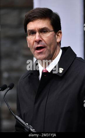 Le secrétaire AMÉRICAIN à la Défense Mark T. Esper prononce un discours à l'occasion de la commémoration du 75th anniversaire de la bataille des Ardennes, le lundi 16 décembre 2019, au Mémorial Mardasson de Bastogne. La bataille a eu lieu pendant la Seconde Guerre mondiale de 16 décembre 1944 jusqu'à 25 janvier 1945. BELGA PHOTO DIRK WAEM Banque D'Images