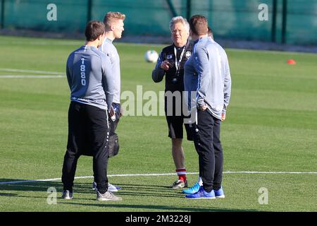 Laszlo Boloni (C), entraîneur-chef d'Anvers, et son personnel photographiés pendant le camp d'entraînement d'hiver de l'équipe belge de football de première division Royal Antwerp FC à Algorfa, Espagne, le lundi 06 janvier 2020. BELGA PHOTO JOMA Banque D'Images