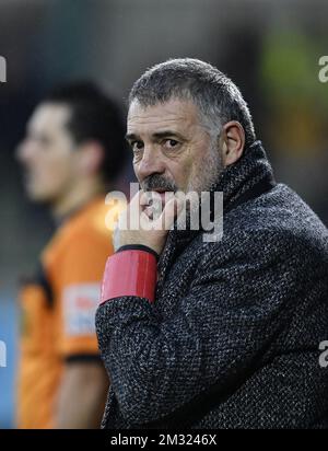 Christian Bracconi, entraîneur en chef de Virton, réagit lors d'un match de football entre RE Virton et Sporting Lokeren, dimanche 12 janvier 2020 à Virton, le jour 21 de la division Proximus League 1B du championnat belge de football. BELGA PHOTO JOHN THYS Banque D'Images