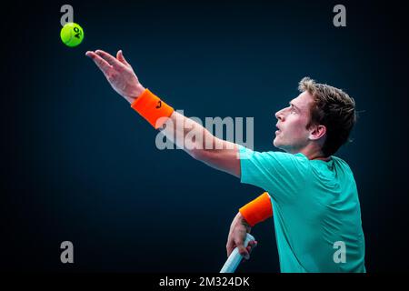 Belge Kimmer Coppejans sert pendant la première partie des hommes qualificative Singles entre Belge Kimmer Coppejans (ATP 158) et Italien Federico Gaio (ATP 150) au Grand Chelem de tennis 'Open d'Australie', le mercredi 15 janvier 2020 à Melbourne Park, Melbourne, Australie. BELGA PHOTO PATRICK HAMILTON Banque D'Images